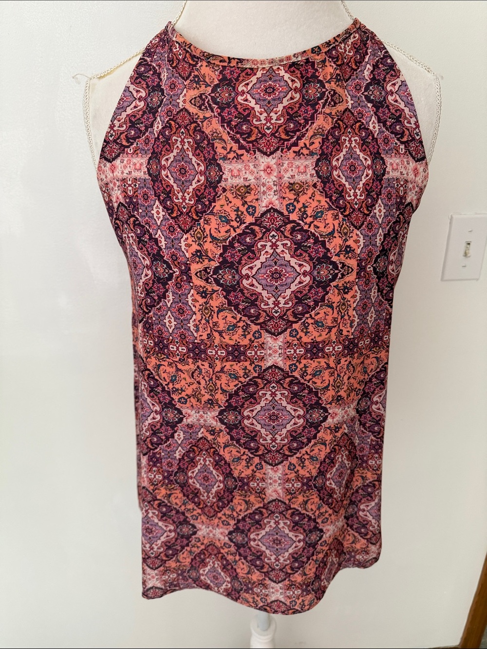 Tabitha Webb, Sleeveless Halter Shift Top in Coral and Plum Medallion Print Sz M